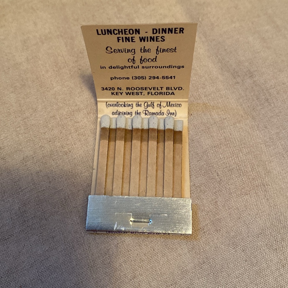 Collection of vintage Key West matchbooks.
Circa 1980s 
All unused and unstruck. - Picture 7 of 8